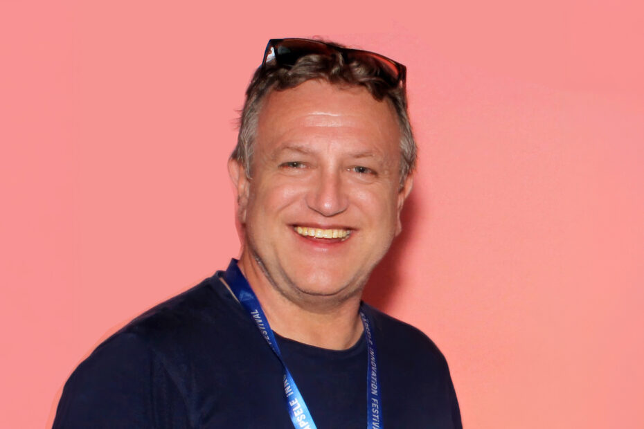 Das Bild zeigt Holger Hagenlocher, Inhaber von HAGENLOCHER PR